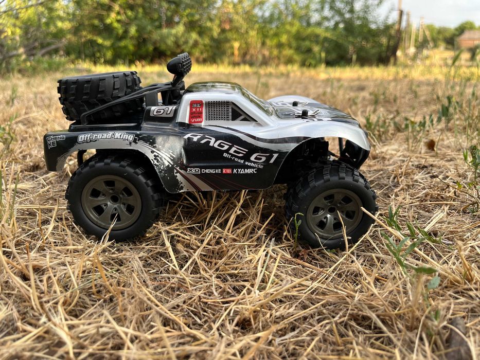 Машинка на радіокеруванні 1:18 машинка на радиоуправлении