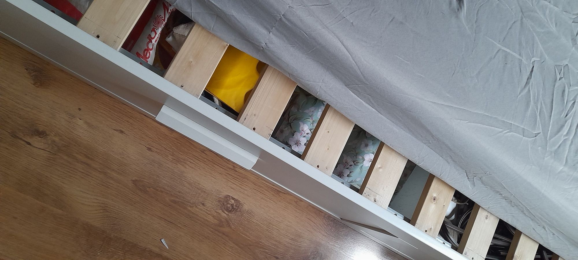 Łóżko  mlodzieżowe ikea z materacem i szufladami do przechowywania