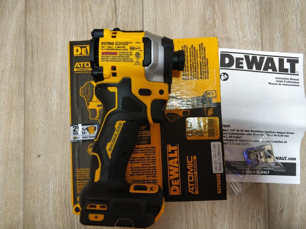 Шуруповерт аккумуляторный ударный бесщеточный DeWALT DCF850 Atomic 20V