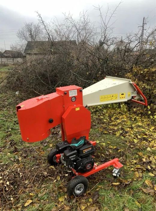 Оренда щепоріза/подрібнення гілок/зрізання дерев/корчування/утилізація