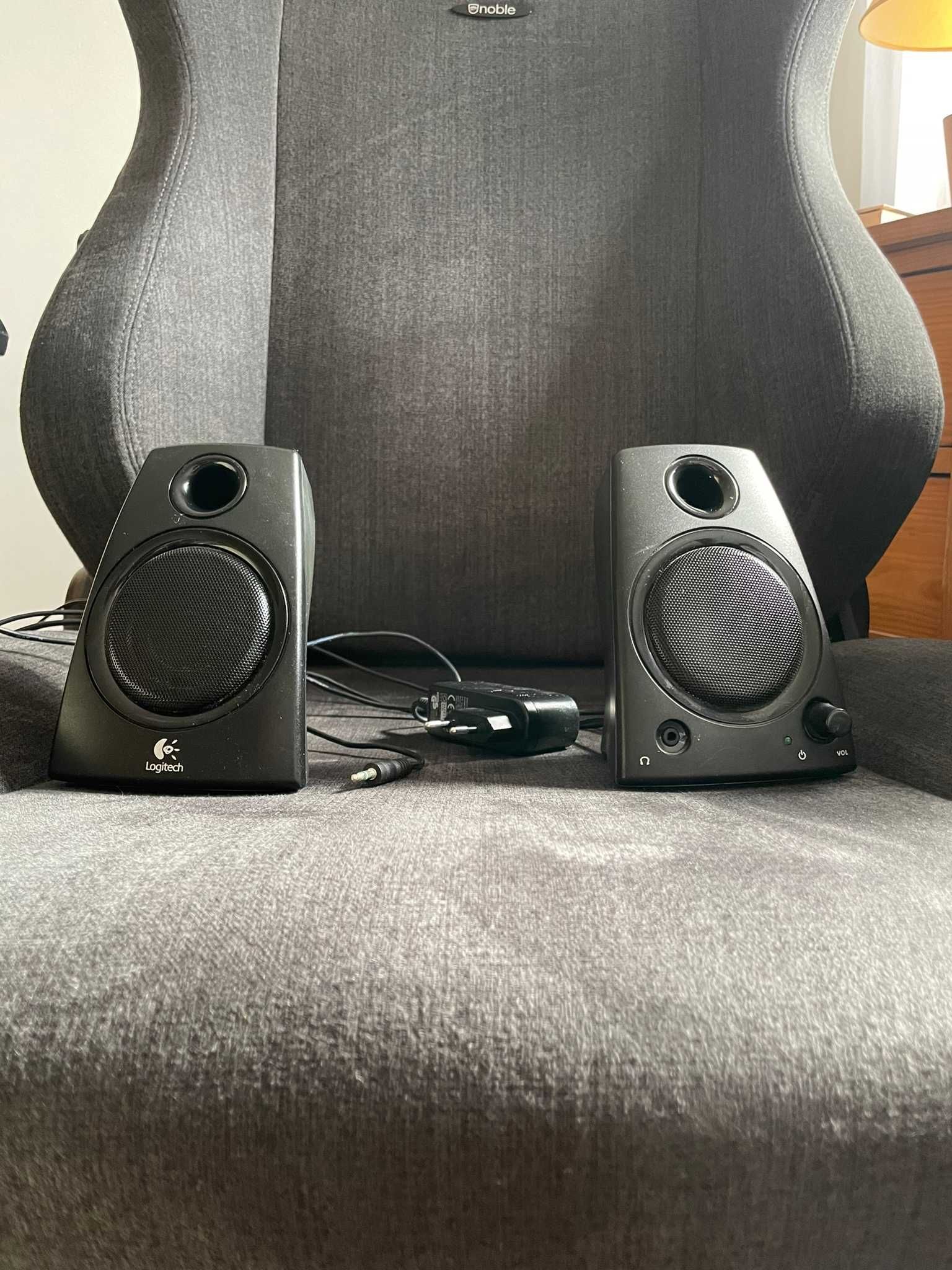 Colunas Logitech Z130