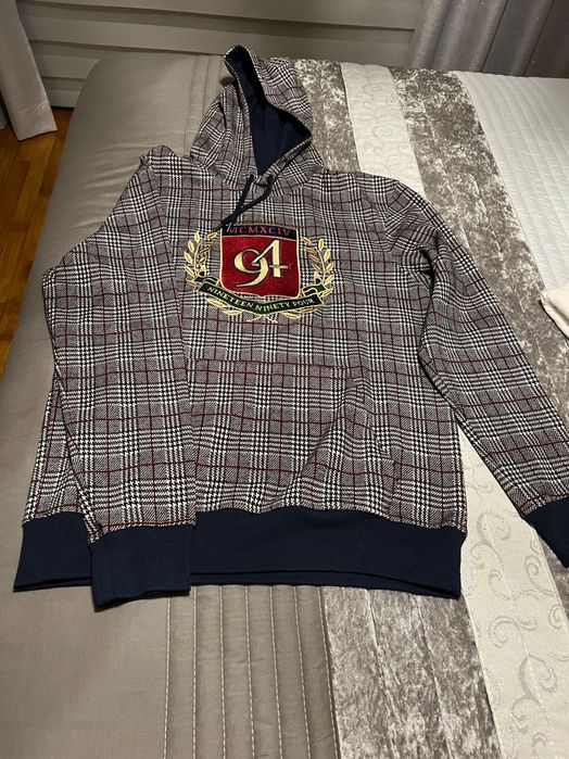 Camisola de homem com carapuço