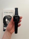 Zegarek smart opaska Fit Bit Versa 2 czarny