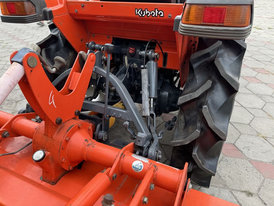 Kubota GL-23 с фронтальным погрузчиком мино-трактор
