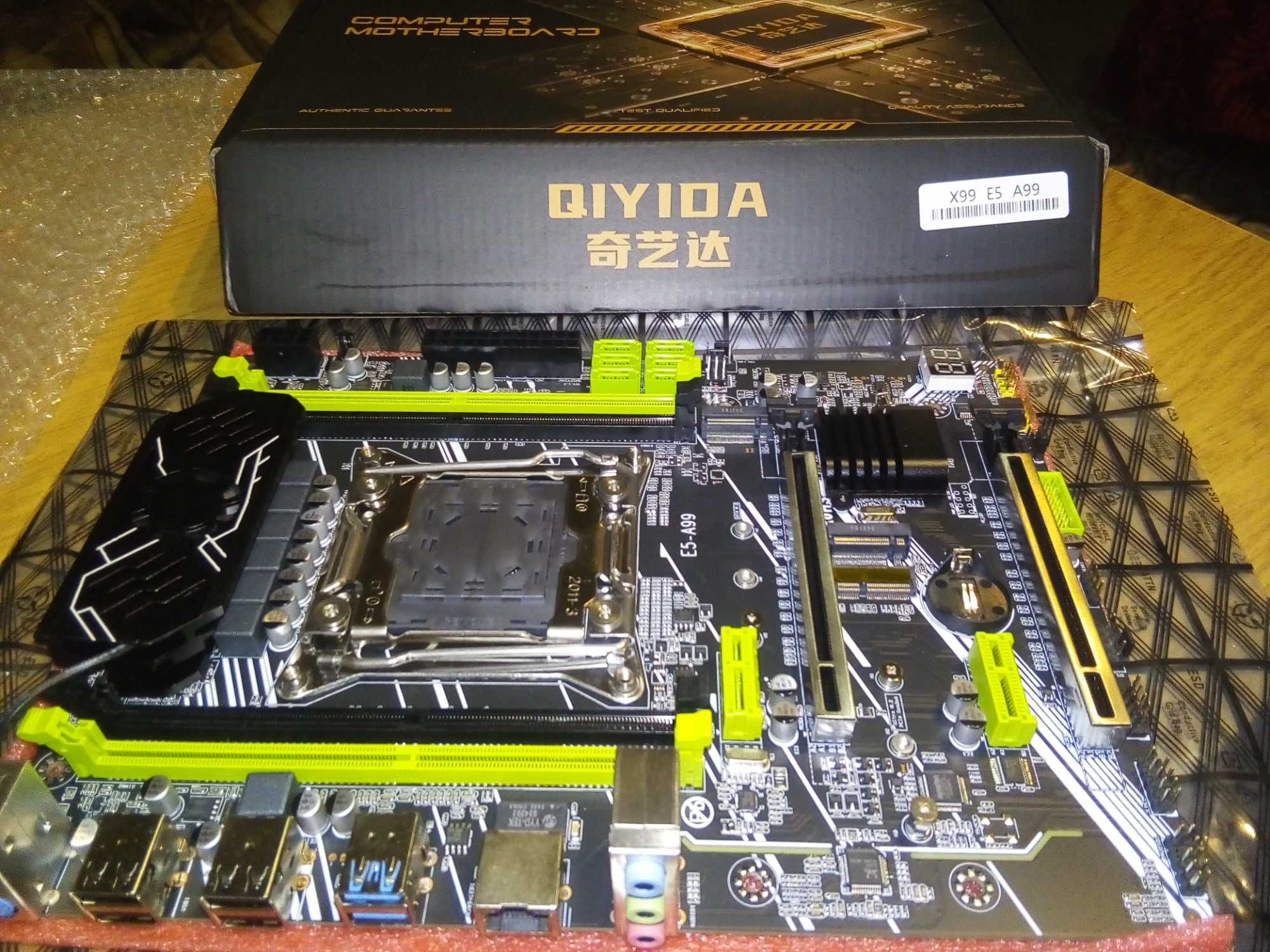 Материнська плата QIYIDA X99 E5