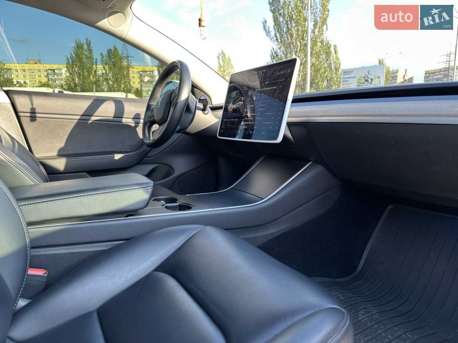 Tesla Model 3 2019