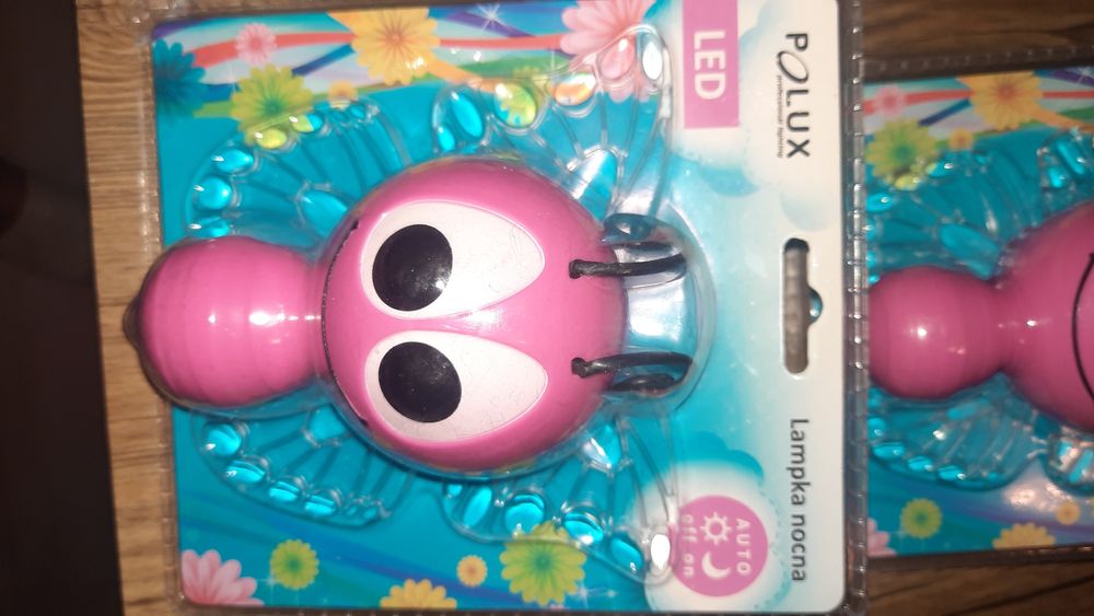 Lampka nocna rozowa led