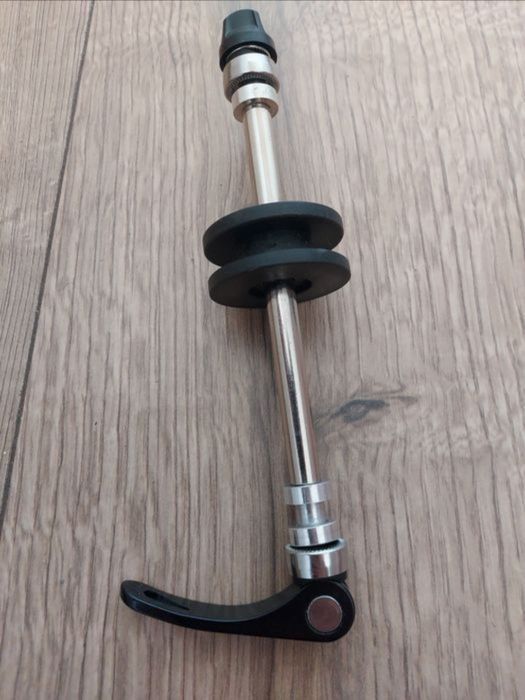 Podpórka łańcucha rowerowa napięcie podczas mycie regulacja transport