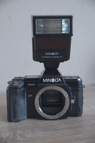 Aparat Minolta 7000AF + lampa Minolta 2800AF