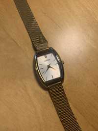 Złoty zegarek damski Lorus V501-X462