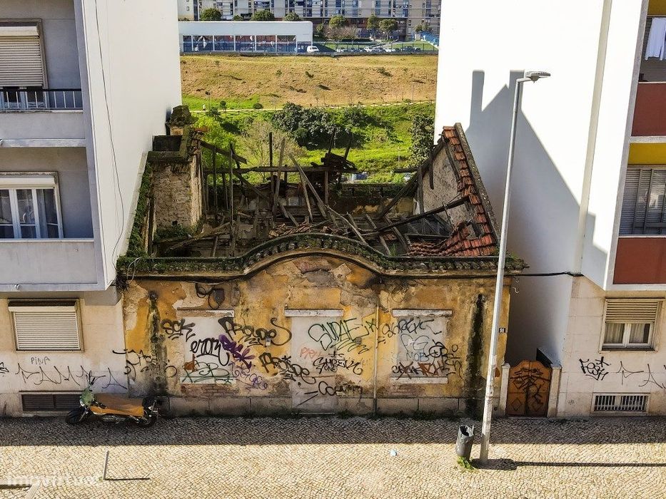 Terreno Para Construir Prédio em Pleno Coração de Queluz