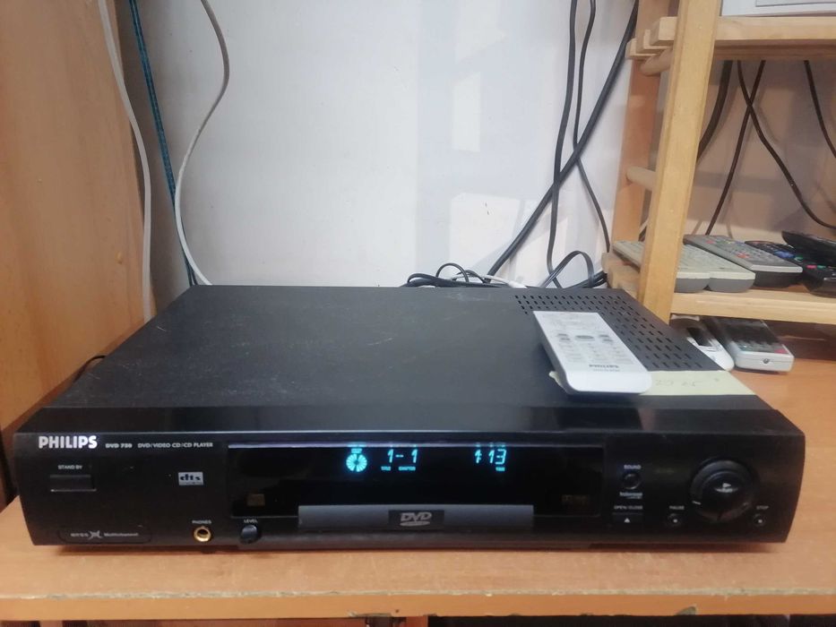 Odtwarzacz CD/DVD Philips DVD750 pilot