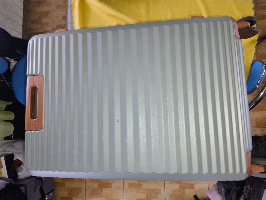 Walizka podróżna 75x50x31