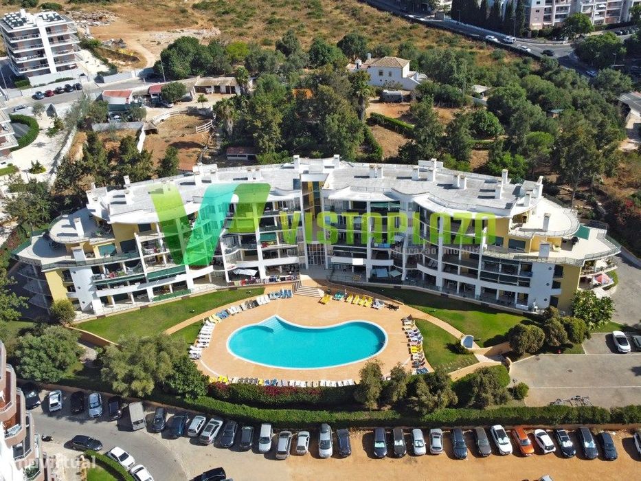 Apartamento T2 com Piscina e Garagem no Condomínio Primavera - Prai...