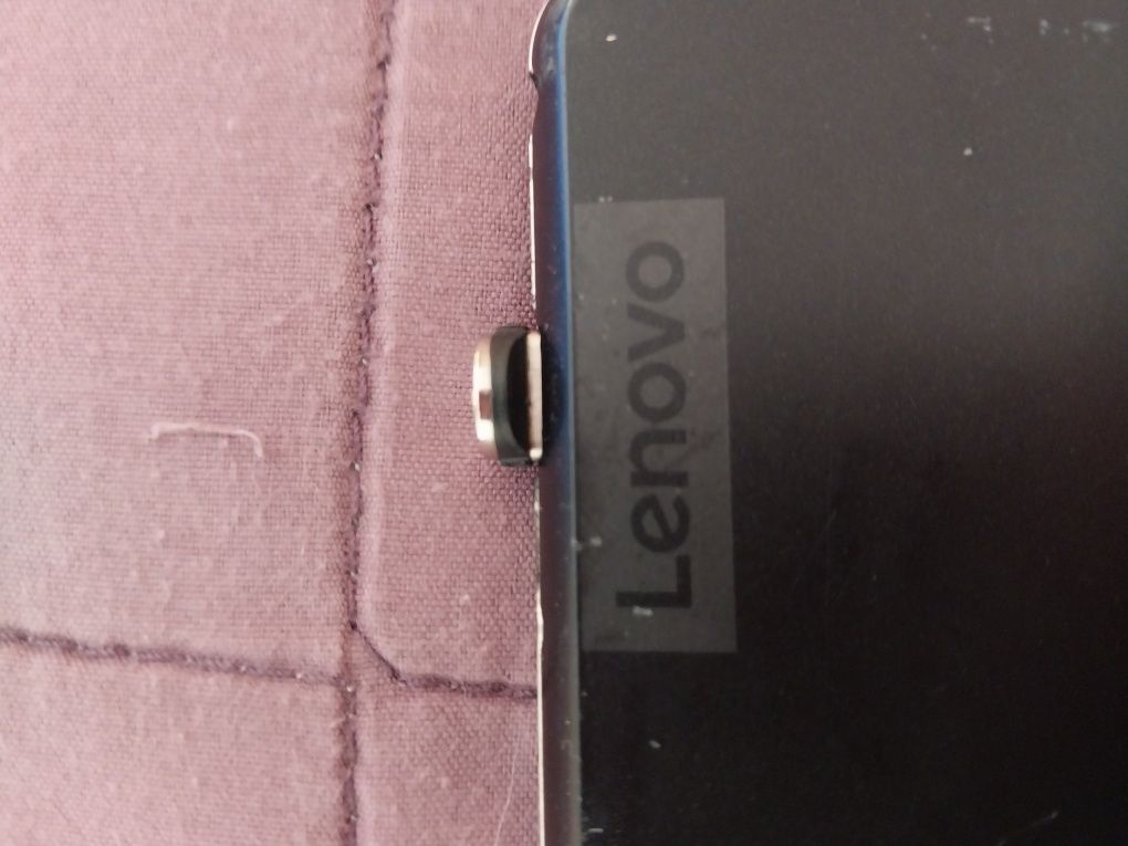 Планшет Lenovo з магнитною зарядкою та чехлом