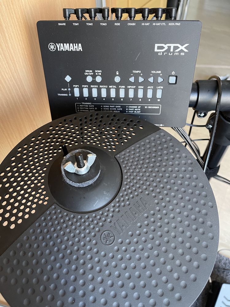 Електронна ударна установка Yamaha DTX402K