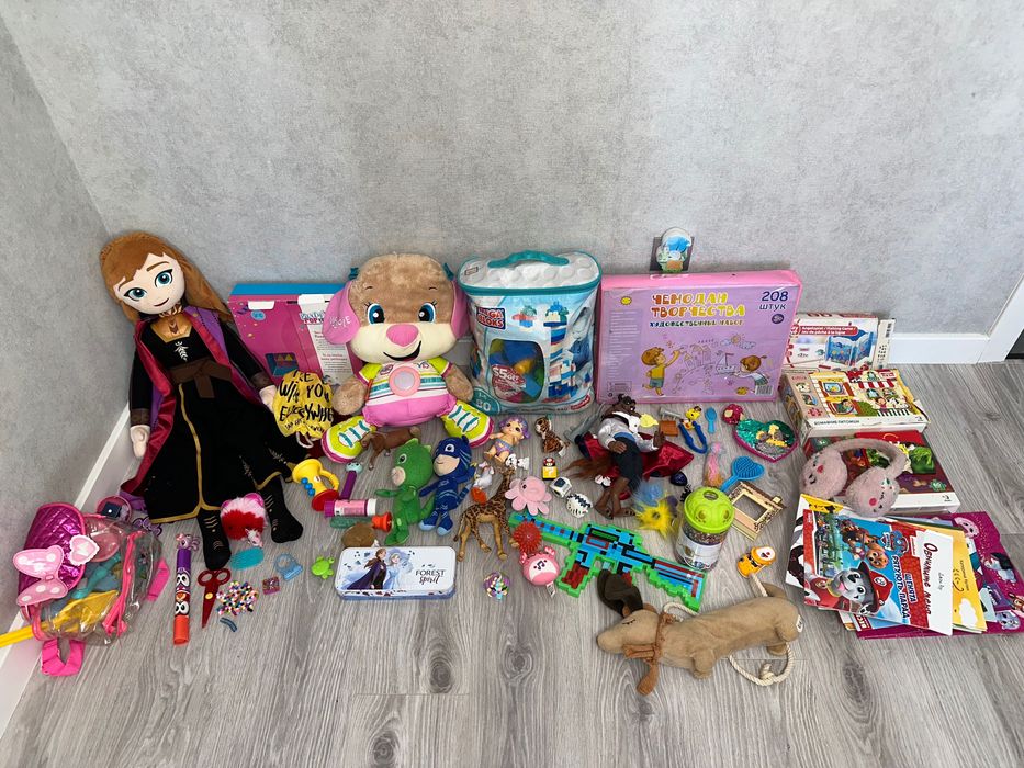 Лот Frozen lego книги іграшок маркери mask герої в масках lol pets