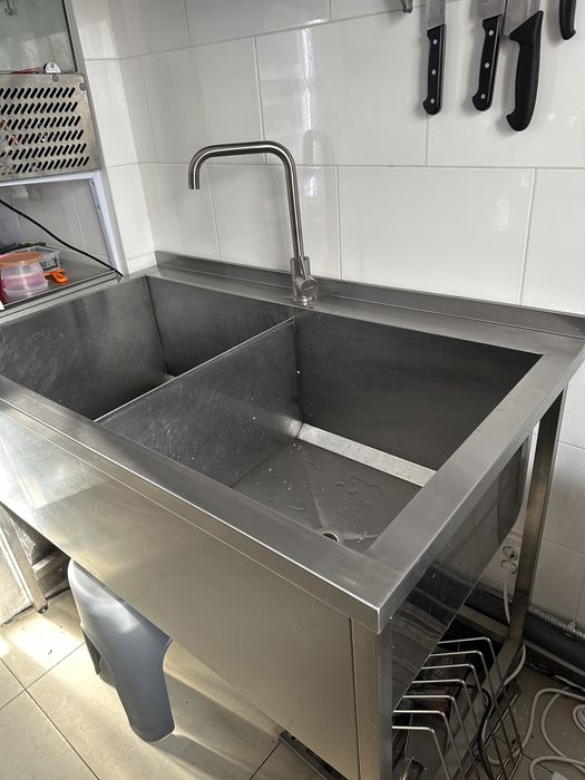 Мийка з нердавіючої сталі професійна