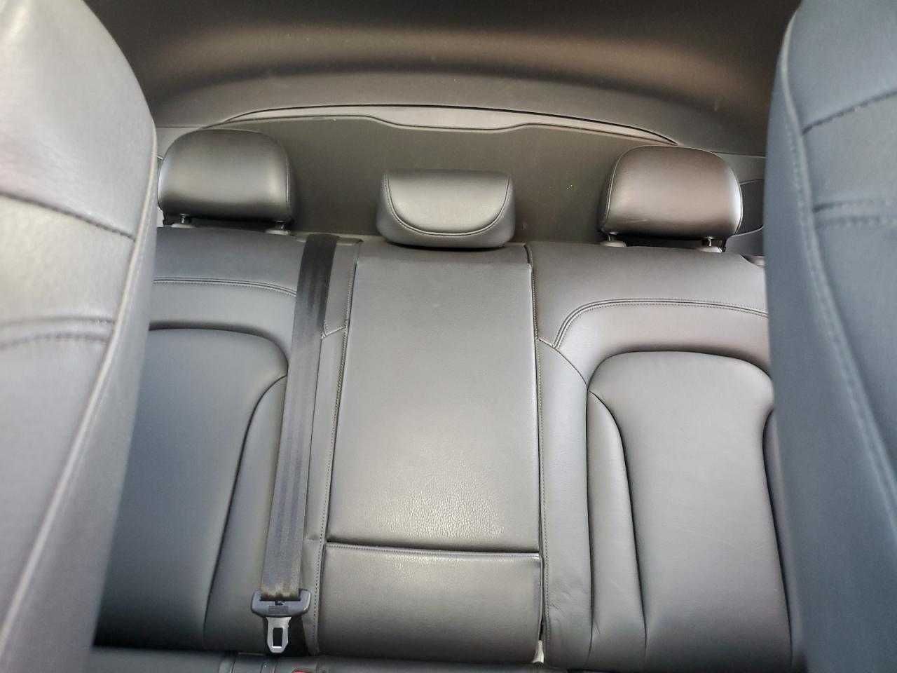 2018 року AUDI Q3 Premium Plus