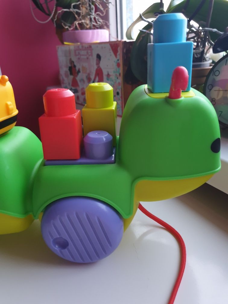 Interaktywna wędrująca gąsienica Mega Bloks od Fisher Price