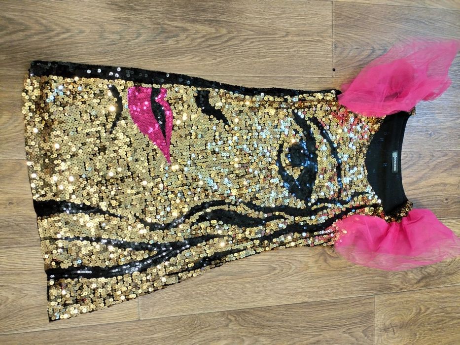 Платье из пайеток. Фатин