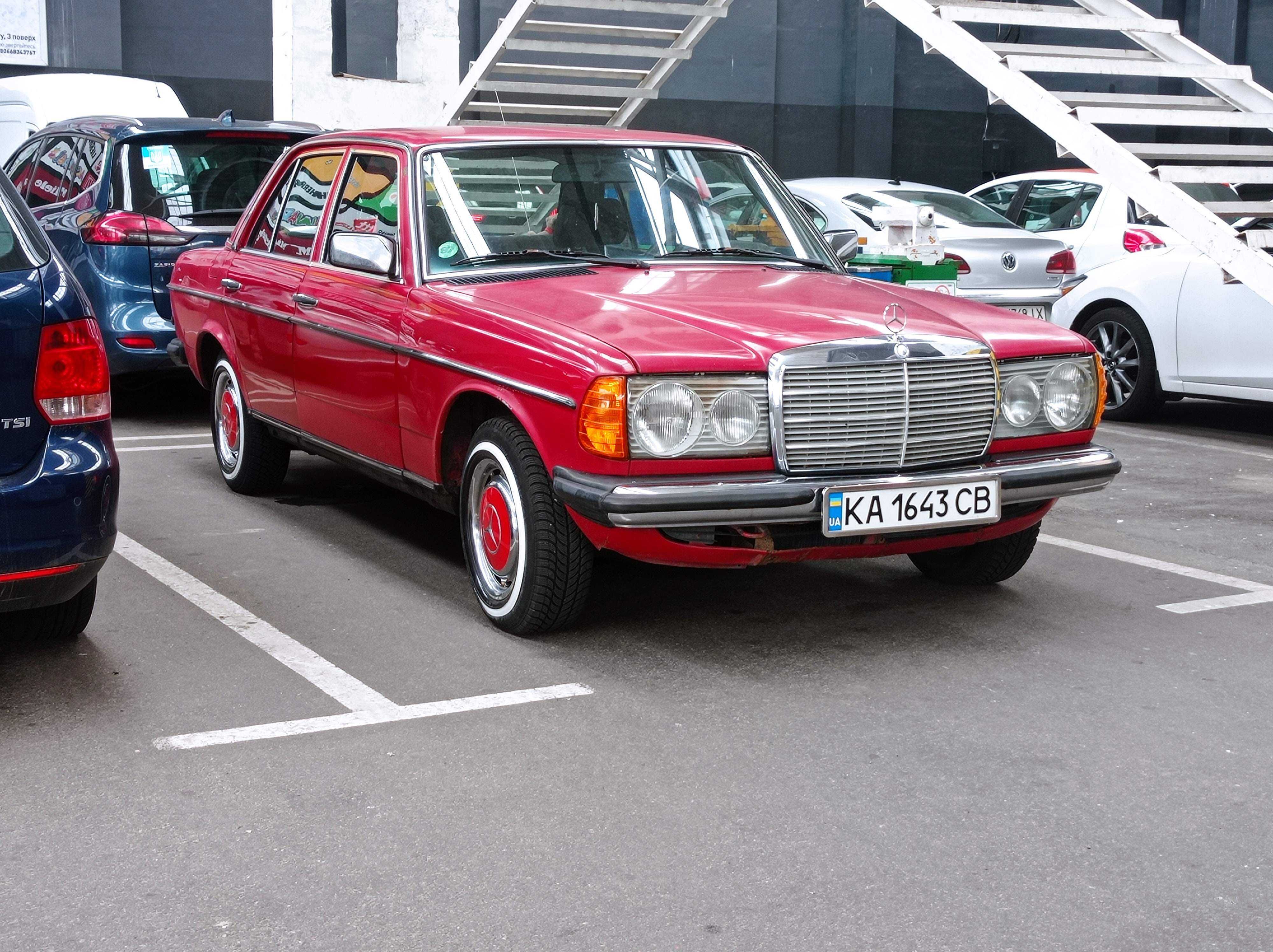 Mercedes W123 200 ,  2.0 бензин.  1980,  95% оригінал, прозора історія
