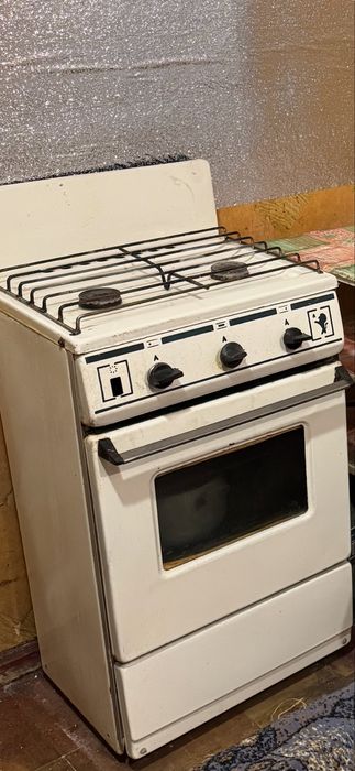 Продам газовую плиту
