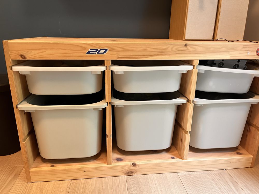 Regały trofast zestaw z pojemnikami ikea