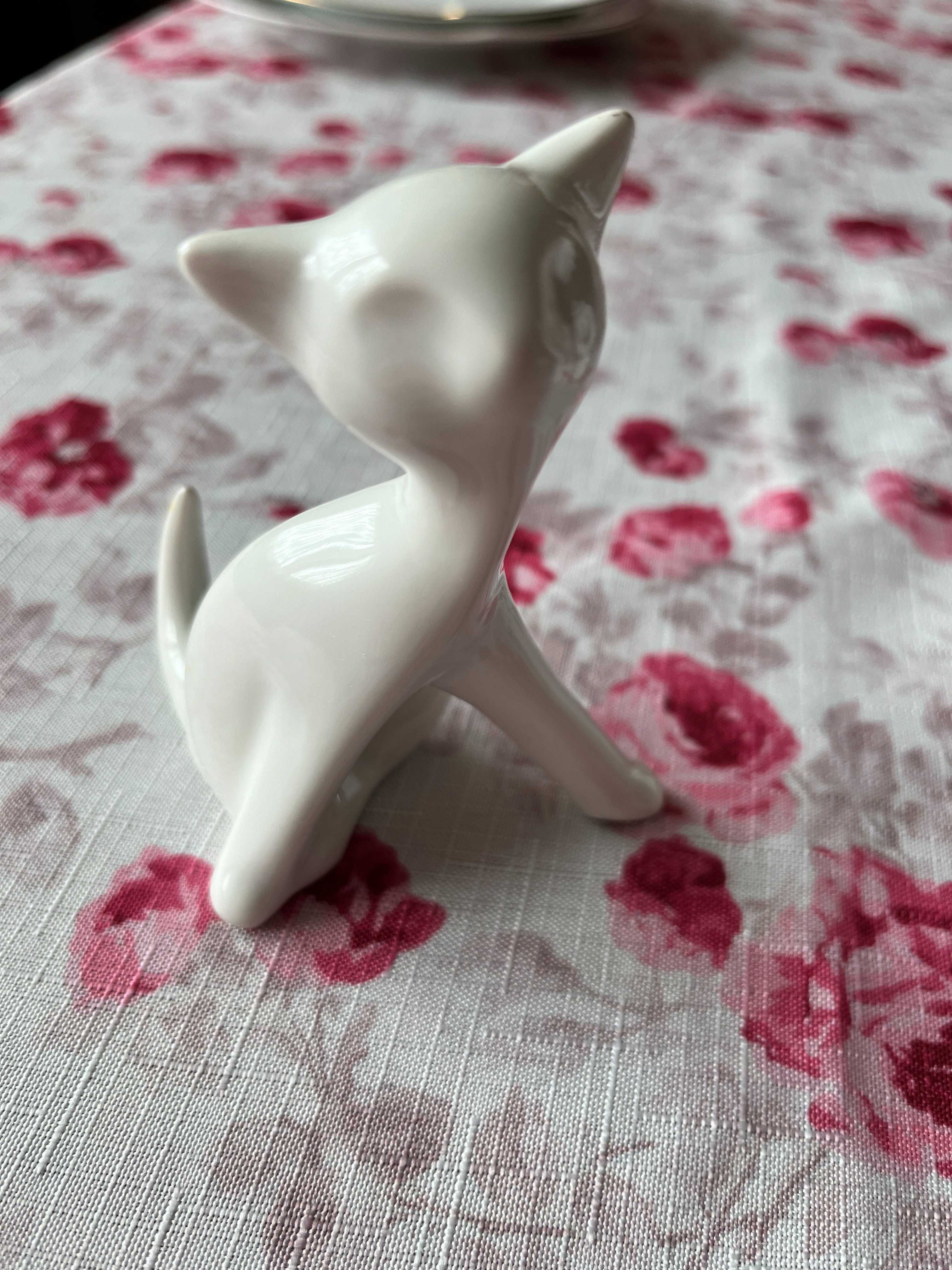 Kot z porcelany Bogucice oryginalny biały