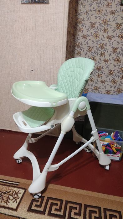 Стільчик для годування