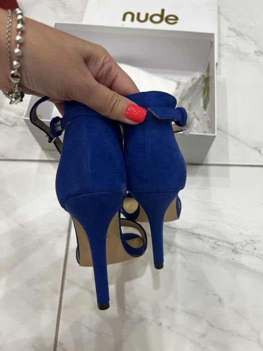 Нові шкіряні замшеві nude