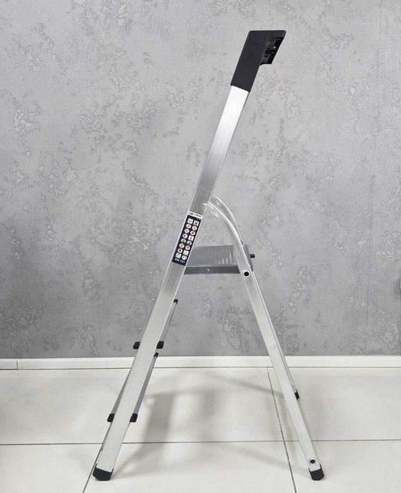 Драбина алюмінієва, стремянка 3 сходинки  Gut Meister APL-13063