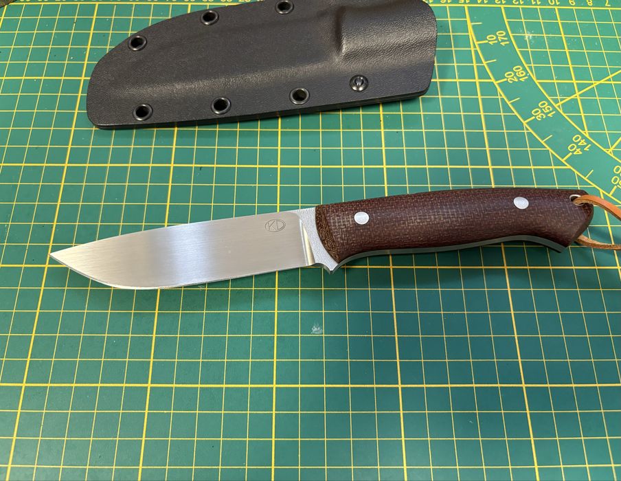 Noz custom Kamil D bushcraft