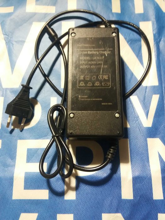 Зарядний пристрій 42V 2A (LA3610)