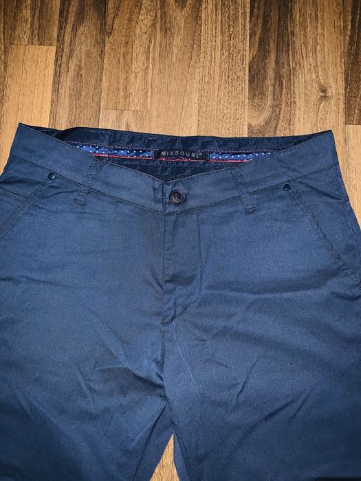 Мужские брюки в идеальном состоянии.