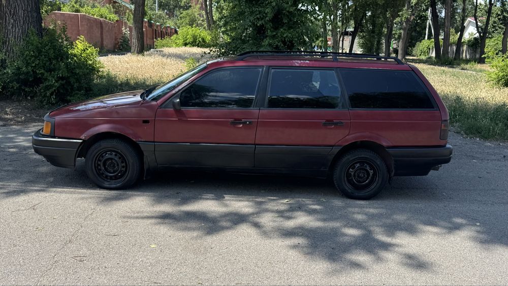 Passat b3 1990г г/б 1,8
