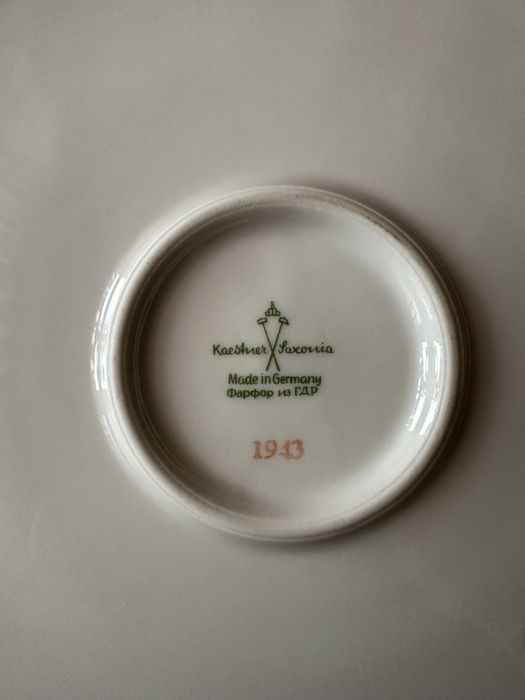 Фарфор из ГДР. Комплект столовой посуды