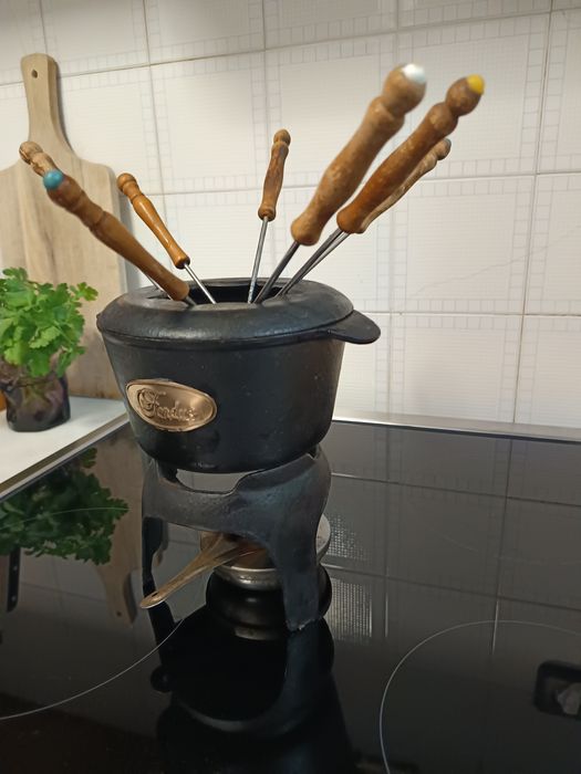 Fondue em ferro fundido