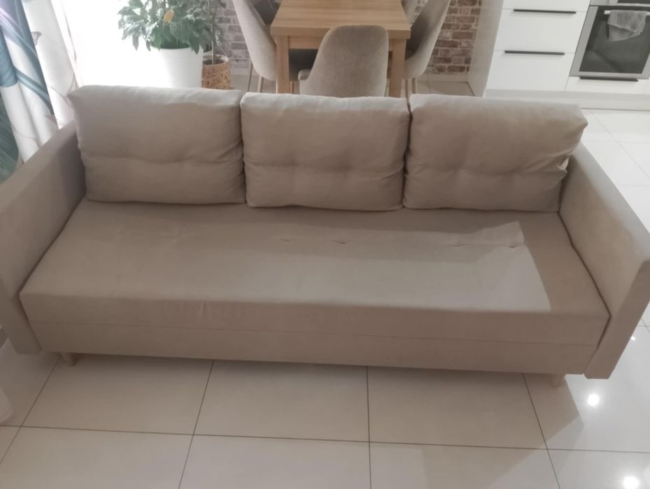 Kanapa rozkładana beżowa