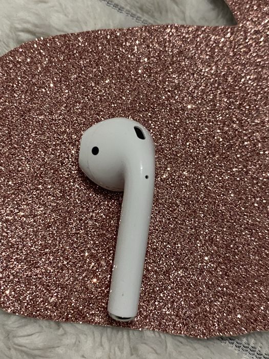 Продам навушники airpods 2 ліве а2031 стар нормальний