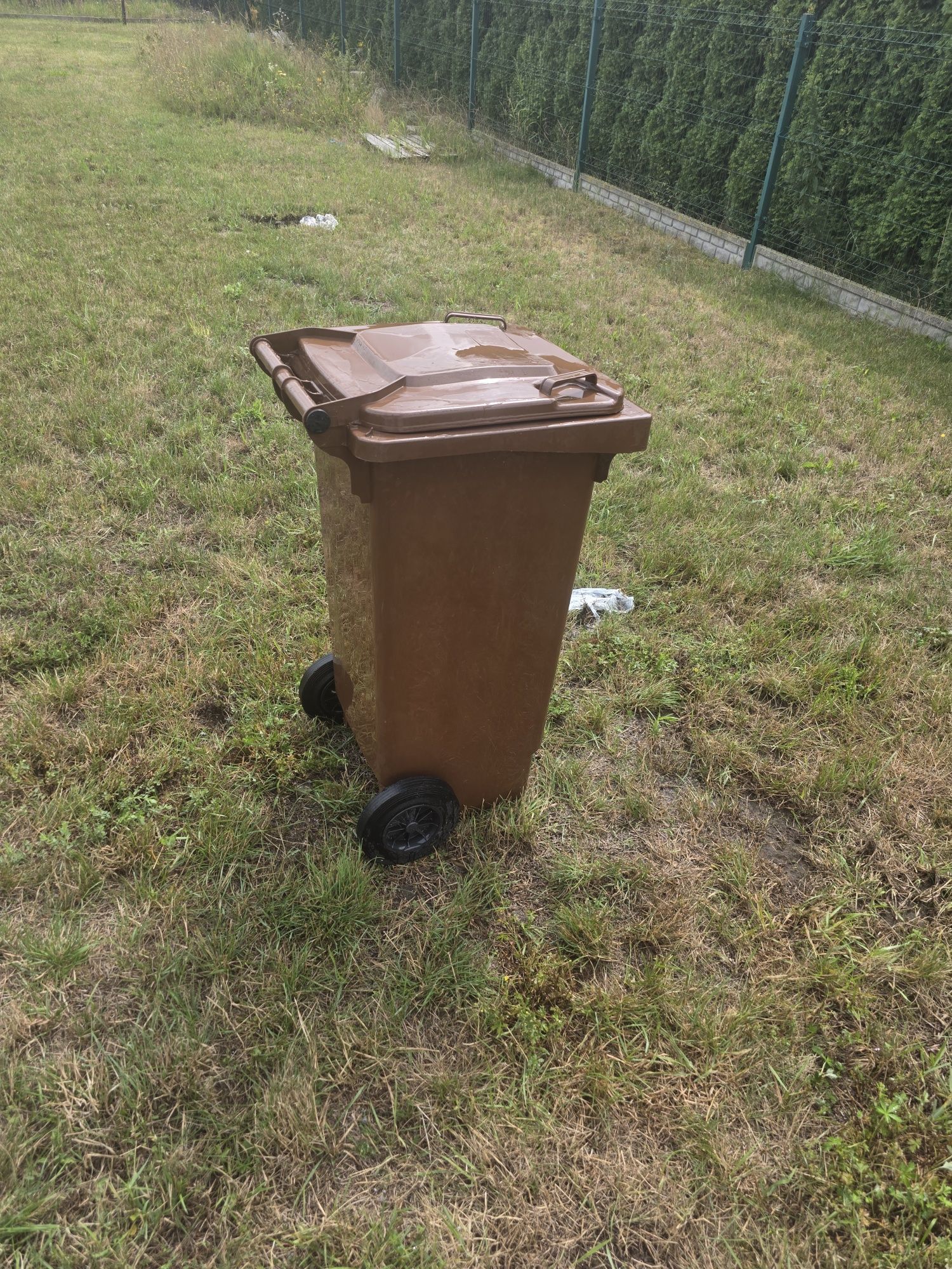 Pojemniki na śmieci 120l