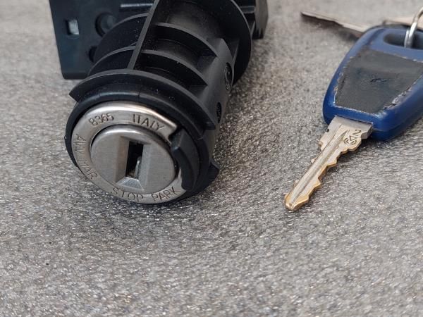 Canhão da ignição FIAT Punto (188_)