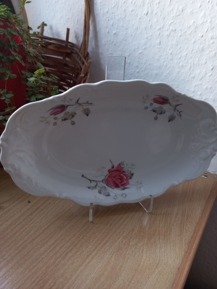 Mały półmisek, sledziowka. Porcelana Wałbrzych