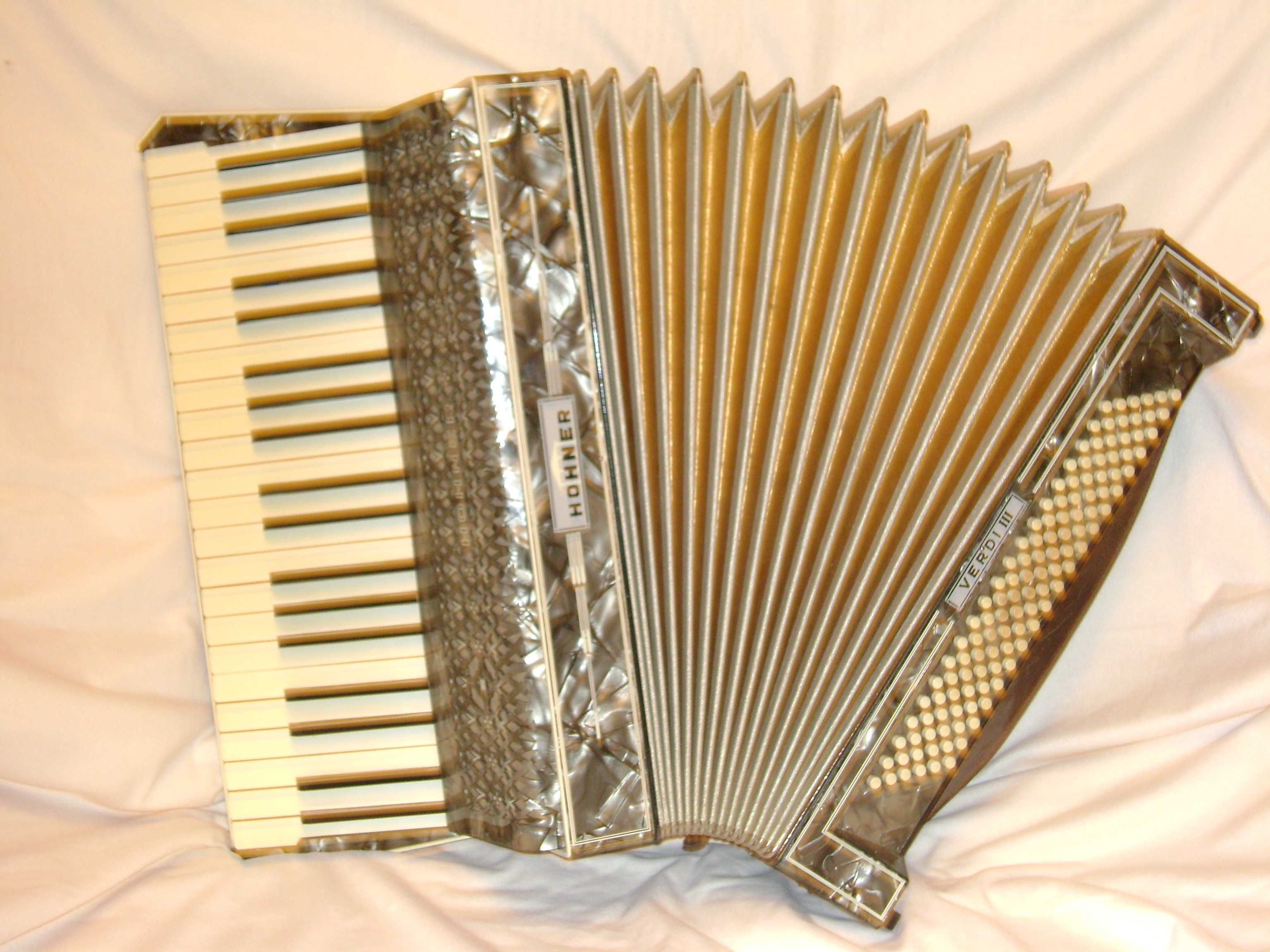 HOHNER VERDI 3 120B Super Stan.