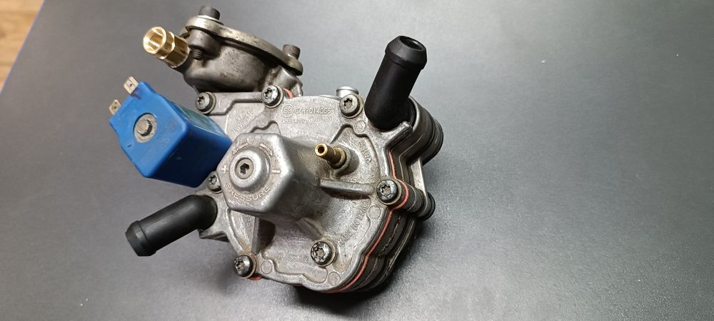 Продам газовий редуктор Tomasetto Alaska