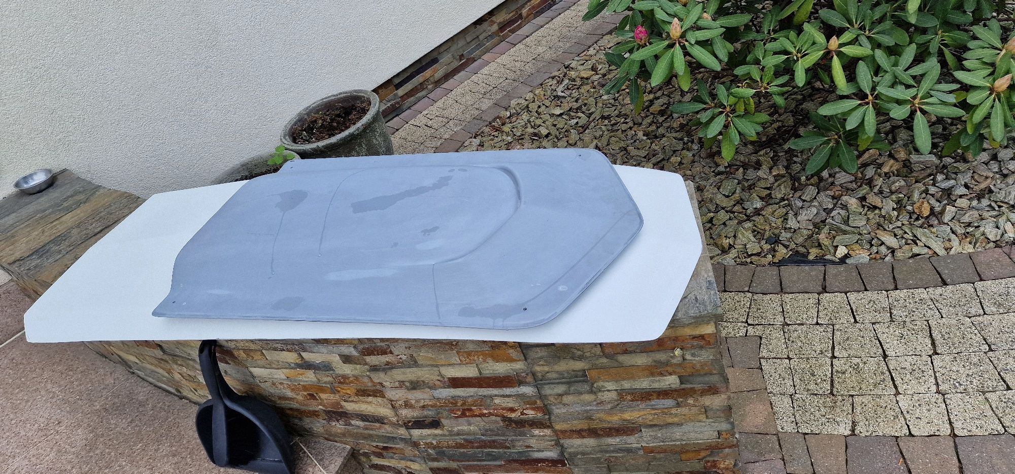 garb na maskę Corvette C3   na wystający filtr powietrza