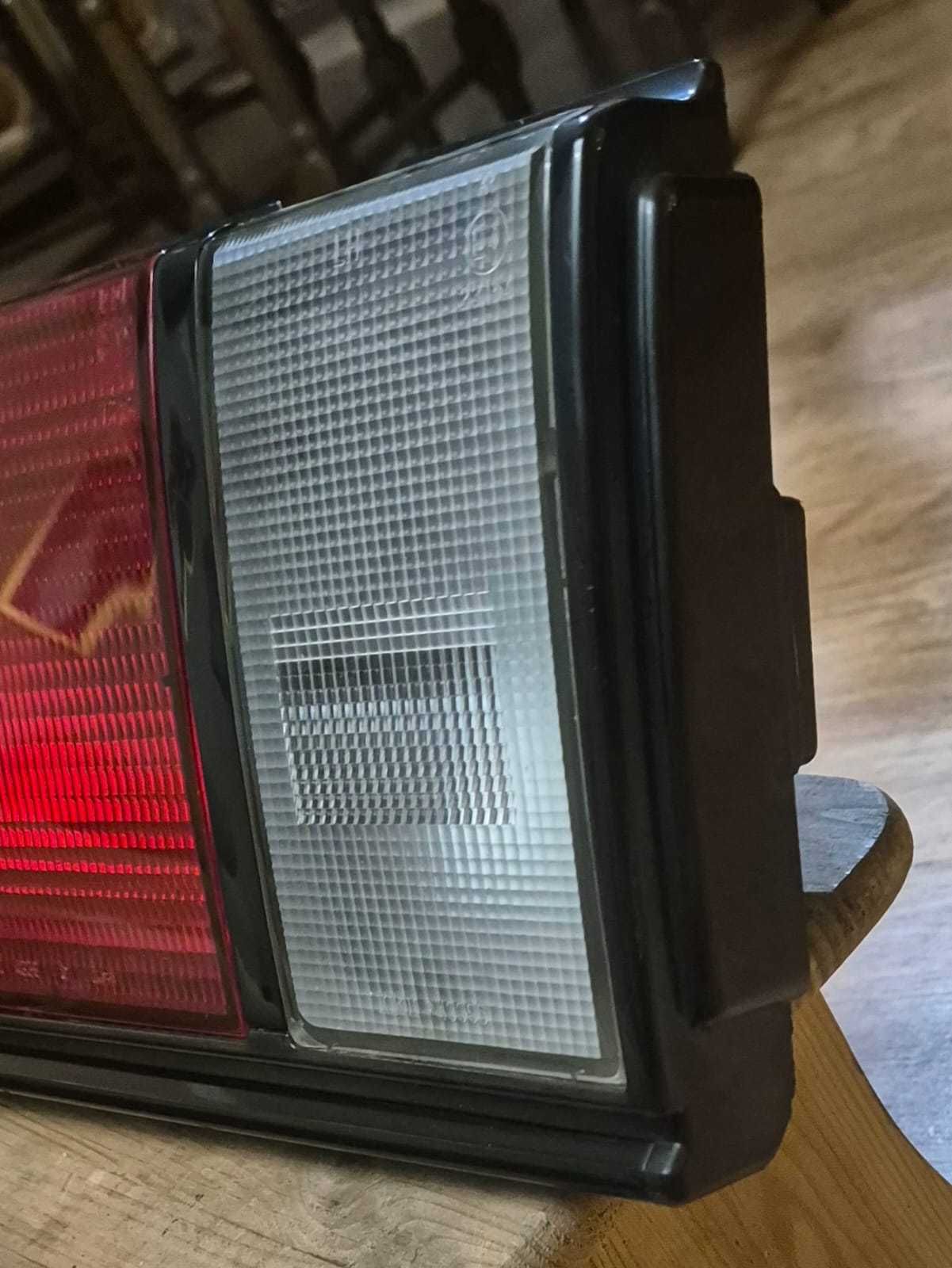 Lampa Lewa Tylna Nissan Sunny B11 (82-87r.) Oryginalna IKI