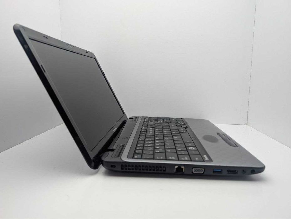 Toshiba L750 Intel i5-2430M Ram:6gb HDD:500gb nVIDIA 520M 1gb 15.6''