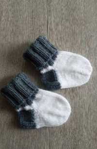 Детские вязаные носочки