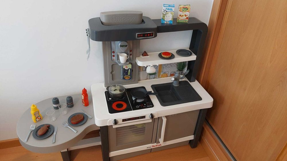 Cozinha Mini Tefal Kitchen Smoby com Acessórios